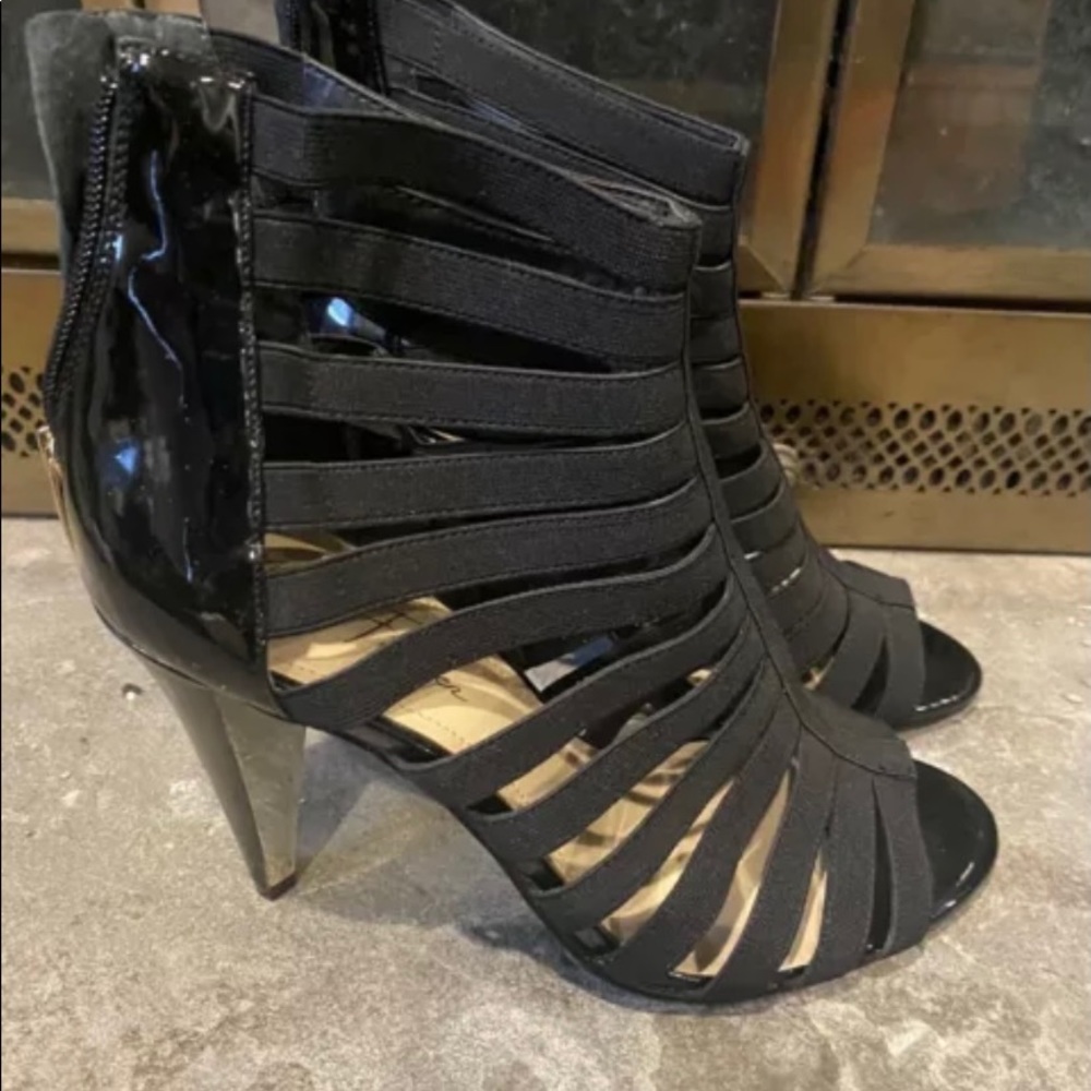 Womens NWOB Marc Fisher Open Toe Strappy Heels!